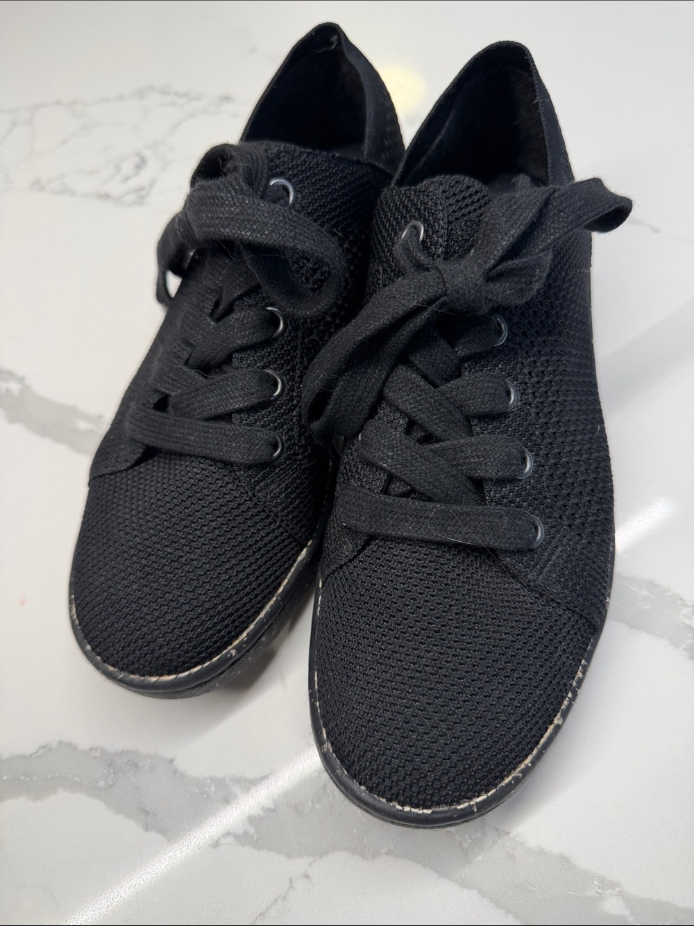 Eileen Fisher like new black shoes runners 7 1/2
